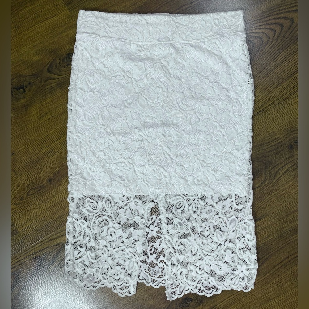 🌷 White Lace Midi Pencil Skirt 🌷